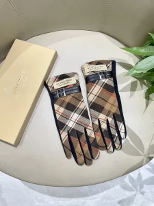 Burberry Brown Black Check Glove