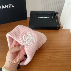 Chanel CC Logo Cashmere Knit Beanie Pink