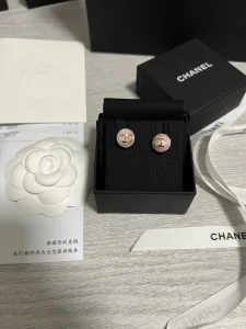 (image for) Chanel CC Logo Pearl Pink Earrings