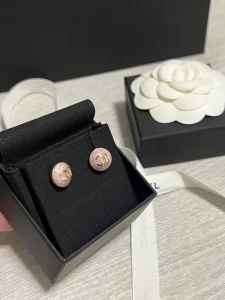 (image for) Chanel CC Logo Pearl Pink Earrings