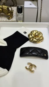 (image for) Chanel CC Logo Gold Metal Brooch