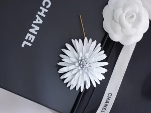 (image for) Chanel White Metal Flower Brooch
