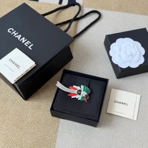 (image for) Chanel CC Crystals Bird Brooch