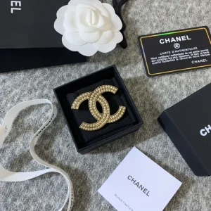 Luxury Womens Jewelry Chanel Crystals CC Logo Brooch A152PP130 AA145487