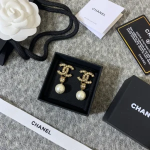 Luxury Womens Jewelry Chanel Crystals CC Logo Pearl Drop Earrings A152PP120 AA145490