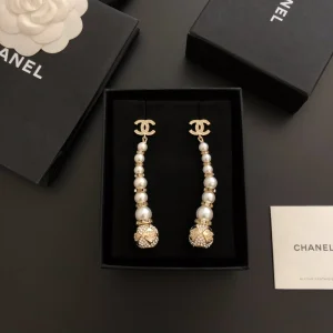 Luxury Womens Jewelry Chanel Crystals CC Pearls Earrings A39PP170 AA146982
