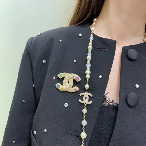 Luxury Womens Jewelry Chanel Pearls Flower CC Logo Brooch A152PP140 AA148130