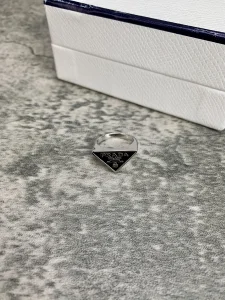 Luxury Womens Jewelry Prada Symbole Triangle Logo Rings Black A152PP130 AA149811