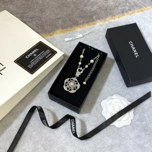 Luxury Womens Jewelry Chanel Crystal Star Flowers Pendant Necklace A205PP200 AA150082
