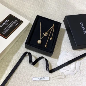 Luxury Womens Jewelry Chanel Gold Crystal CC Logo Chain Necklace A205PP160 AA150083