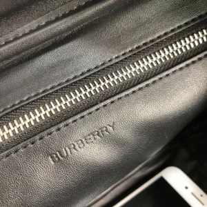 Luxury Mens Handbags Burberry Mens Pouch Clutch Bag 22x5x15CM A197PP480 AA150787
