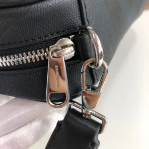 Luxury Mens Handbags Burberry Mens Pouch Clutch Bag 22x5x15CM A197PP480 AA150788