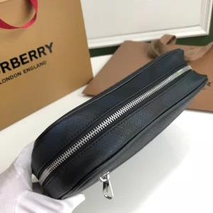Luxury Mens Handbags Burberry Mens Pouch Clutch Bag 22x5x15CM A197PP480 AA150788