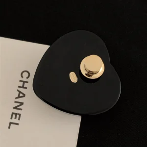 Luxury Womens Jewelry Chanel Double C Heart Brooch A39PP140 AA151432