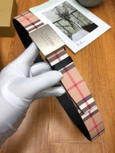 Burberry Classic Plaque Buckle Check Mens Belt 35MM 