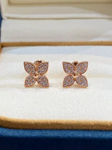 Luxury Womens Jewelry Louis Vuitton Star Blossom Diamonds Earring A152PP260 AA153365