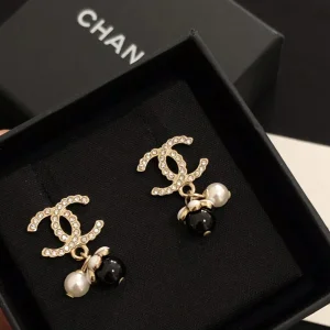 Luxury Womens Jewelry Chanel Vintage Crystals CC Logo Pearls Earring A39PP120 AA153655
