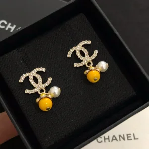Luxury Womens Jewelry Chanel Vintage Crystals CC Logo Pearls Earring A39PP120 AA153656