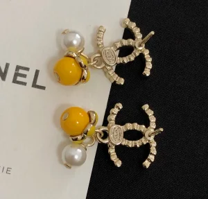 Luxury Womens Jewelry Chanel Vintage Crystals CC Logo Pearls Earring A39PP120 AA153656