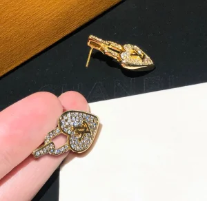 Luxury Womens Jewelry Louis Vuitton Gold Crystal LV Lock Earring A152PP110 AA154302