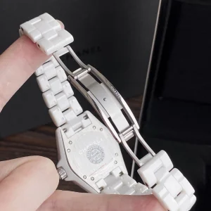 Luxury Womens Watches Chanel J12 White Dial Ladies Watch 33MM A184PP2180 AA157633