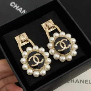 Luxury Womens Jewelry Chanel Earring Chanel CC Pearls Flower Earring A39PP130 AA159886