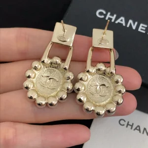 Luxury Womens Jewelry Chanel Earring Chanel CC Pearls Flower Earring A39PP130 AA159886