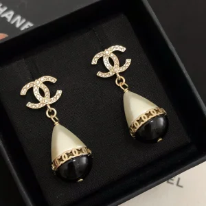 Luxury Womens Jewelry Chanel Earring Chanel Crystals CC Drop Earring A39PP120 AA159872