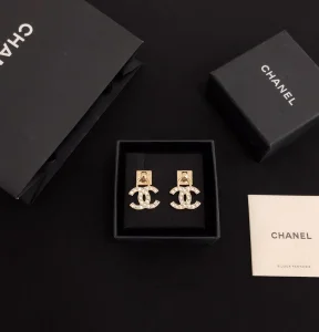 Luxury Womens Jewelry Chanel Earring Chanel Crystals CC Logo Earring A39PP110 AA159871