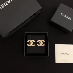 Luxury Womens Jewelry Chanel Earring Chanel Gold CC Crystals Earring A39PP115 AA159889