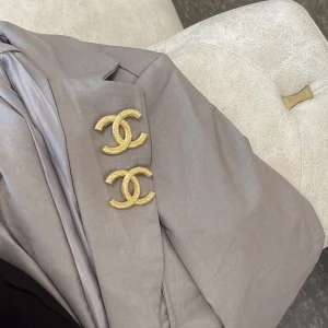 Luxury Womens Jewelry Chanel Brooch Chanel Vintage Gold CC Brooch A152PP120 AA161344