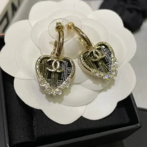 Luxury Womens Jewelry Chanel Earring Chanel Gold CC Heart Earring A152PP130 AA161327