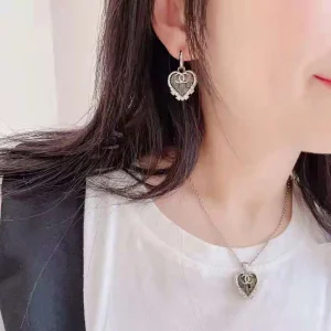 Luxury Womens Jewelry Chanel Earring Chanel Gold CC Heart Earring A152PP130 AA161327