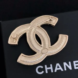 Luxury Womens Jewelry Chanel Brooch Chanel Crystals CC Brooch A39PP125 AA161570