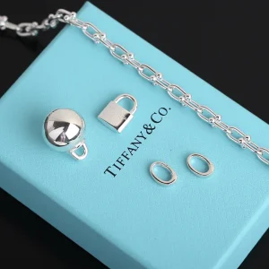 Luxury Womens Jewelry Tiffany HardWear City Wrap Necklace in Gold A205PP260 AA163969