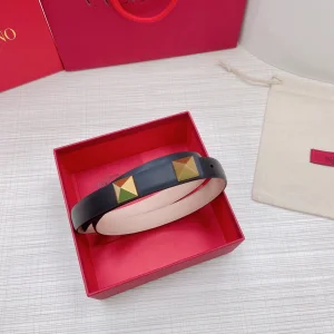 Luxury Womens Belts Valentino Roman Stud Leather Belt in Black 20MM A191PP240 AA168207
