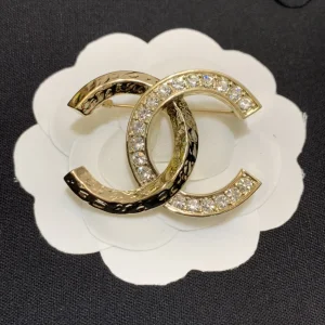 Luxury Womens Jewelry Chanel Brooch Chanel Gold Crystals CC Brooch A152PP110 AA168983