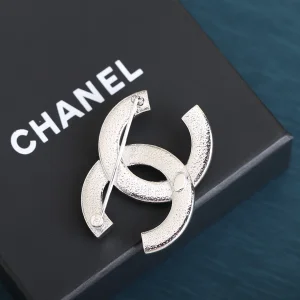 Luxury Womens Jewelry Chanel Brooch Chanel Crystals CC Logo Brooch A152PP150 AA171218
