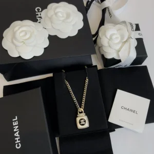 Luxury Womens Jewelry Chanel Necklace Chanel Padlock Chain Necklace A39PP160 AA174182