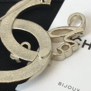 Replica Womens Jewelry Chanel Brooch Chanel Gold CC Monogram Brooch A39PP130 AA175211