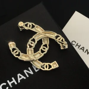 Luxury Womens Jewelry Chanel Brooch Chanel Gold Coco CC Logo Brooch A39PP120 AA175859