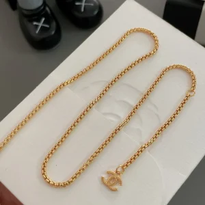 Luxury Womens Jewelry Chanel Vintage Coco Pendant Necklaces in Gold A152PP150 AA176069