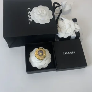 Luxury Womens Jewelry Chanel Brooch Chanel Gold Lion Head Brooch A39PP140 AA177179