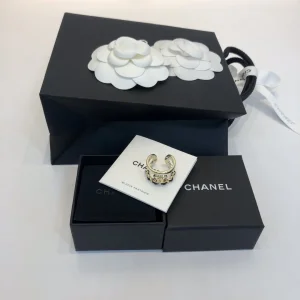 Replica Womens Jewelry Chanel Gold CC Rong A39PP100 AA178070