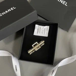 Replica Womens Jewelry Chanel Gold Monogram Hair Clip A152PP130 AA178928