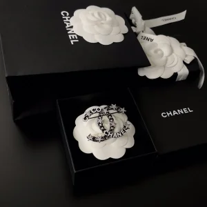 Replica Womens Jewelry Chanel Multi Crystals Star Coco Black Brooch A39PP140 AA179276