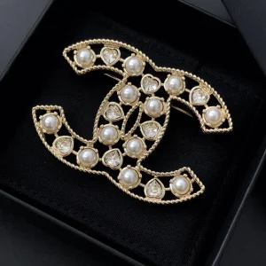 Replica Womens Jewelry Chanel Gold CC Pearls and Diamond Brooch A39PP140 AA179924
