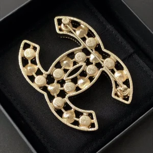 Replica Womens Jewelry Chanel Gold CC Pearls and Diamond Brooch A39PP140 AA179924