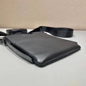 Replica Mens Handbags Prada Black Leather Messenger Bag 22x26CM A104PP780 AA182136