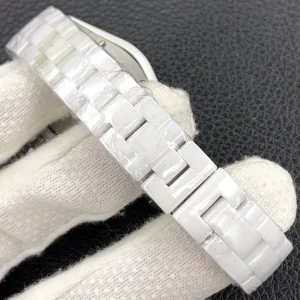 Replica Womens Watches Chanel VIP J12 White Dial Ladies Watch 33MM A184PP2180 AA184181